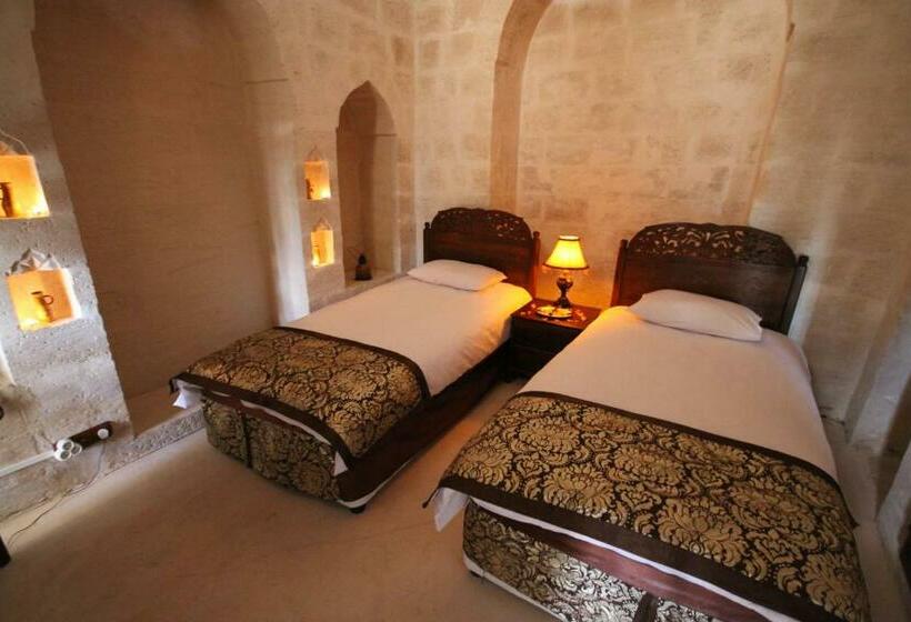 اتاق اکونومی یک تخته, Dara Konağı