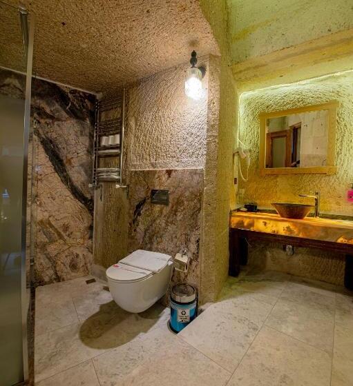 豪华家庭房间, Roma Cave Suite