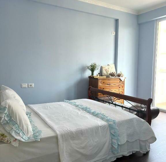 آپارتمان 1 خوابه با بالکن, Blue Brace Apartment
