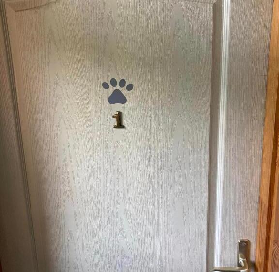 标准间, Kancsal Harcsa Panzió és Halászcsárda