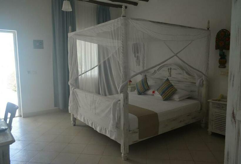 اتاق لوکس با چشم‌انداز دریا, Twiga Beach Resort