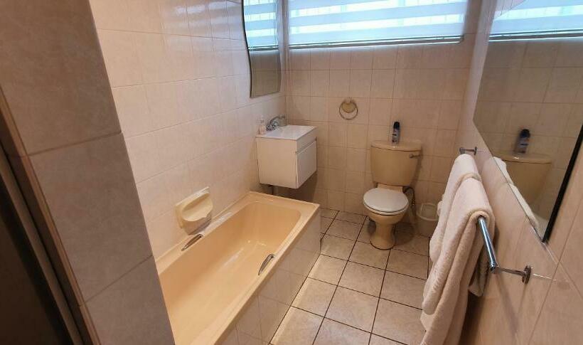 디럭스 룸, Siesta Guest House