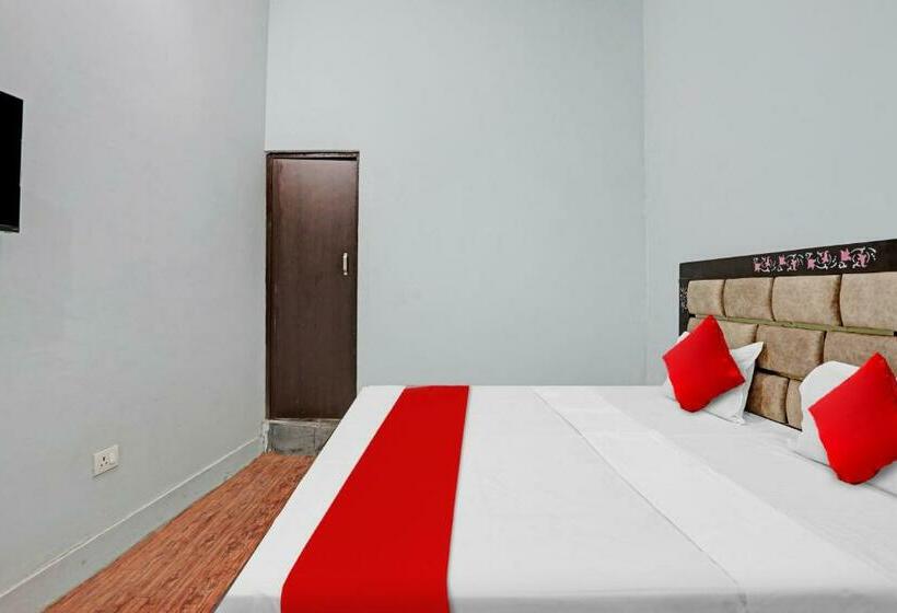 Трехместный Номер Классика, Pop 81269  Paras Inn