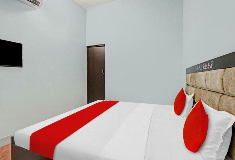 Трехместный Номер Классика, Pop 81269  Paras Inn