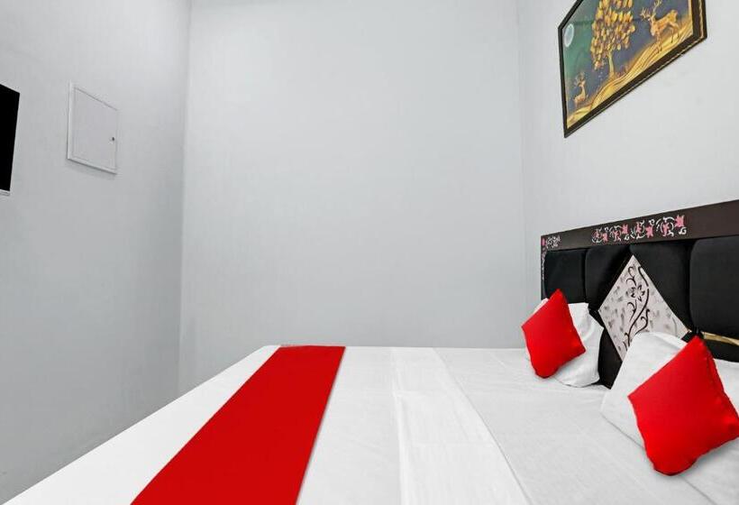 Трехместный Номер Классика, Pop 81269  Paras Inn