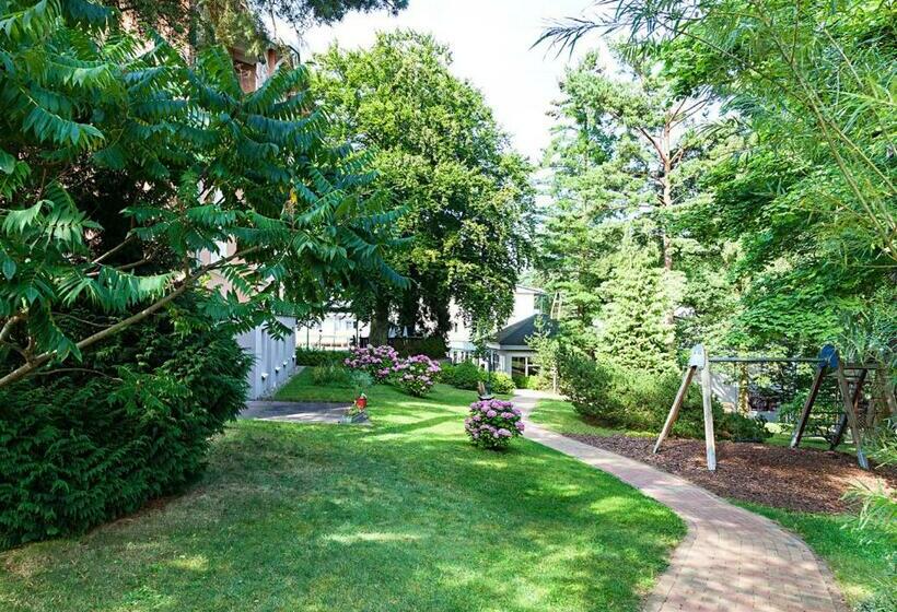빌라 침실 1개, Ostseehotel Villen Im Park   Ein Rovell