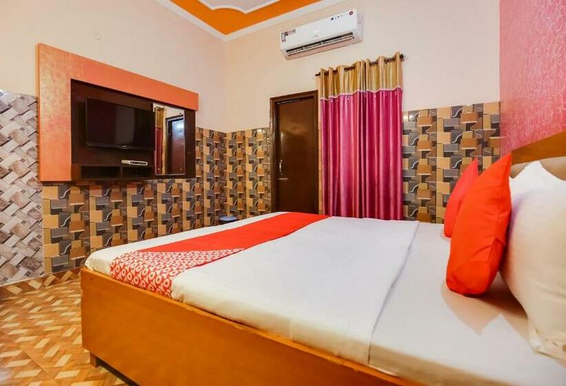 اتاق کلاسیک سه تخته, Flagship Hotel Ashirwad