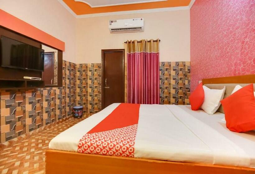 اتاق کلاسیک سه تخته, Flagship Hotel Ashirwad
