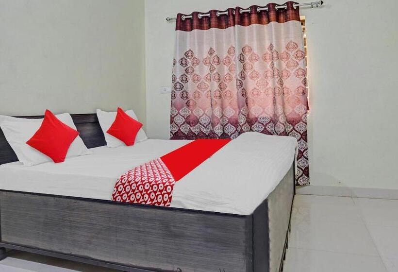 اتاق کلاسیک سه تخته, Oyo Flagship 70252  Samridhi