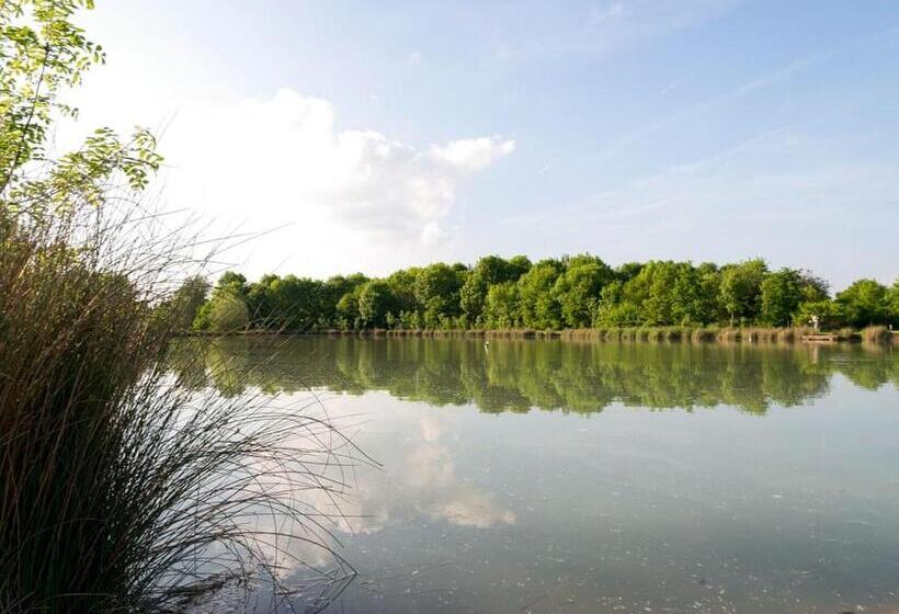 Дом 2 Спальни, Bosworth Lakeside Lodges