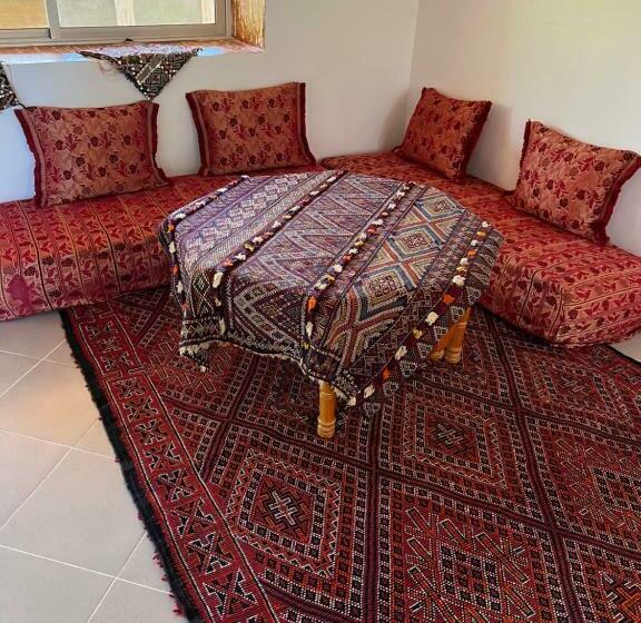 Люкс Deluxe Вид на Море, Gîte Chez Hachimi