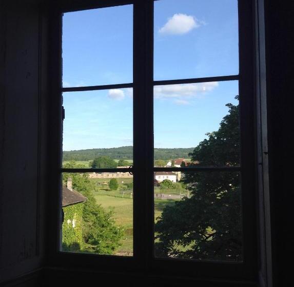Апартаменты 3 Спальни, Chateau De Frasne
