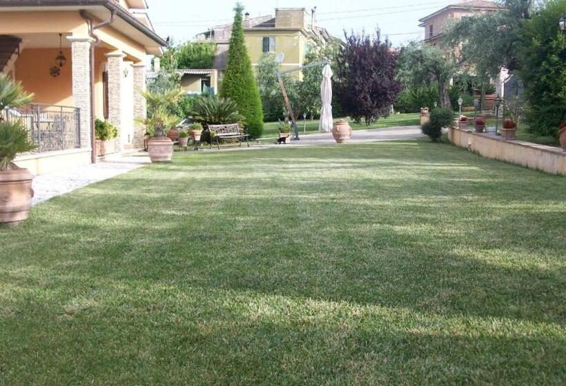 اتاق لوکس, Il Giardino Degli Ulivi