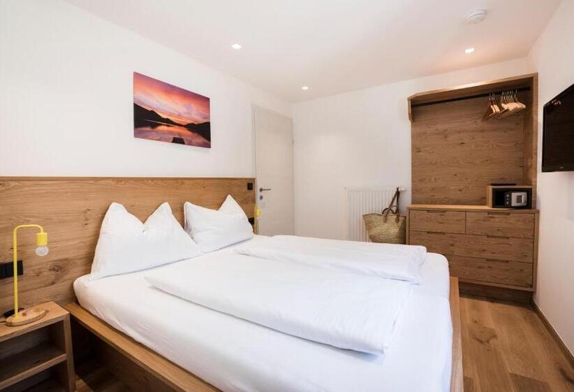 2 Bedrooms Apartment Lake View, Appartement Am See