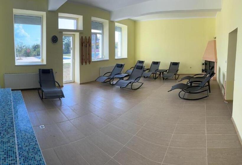 Номер Стандарт, Kremena Guest House