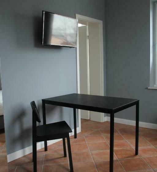 Семейный Номер, Apartmenthaus Unterwegs