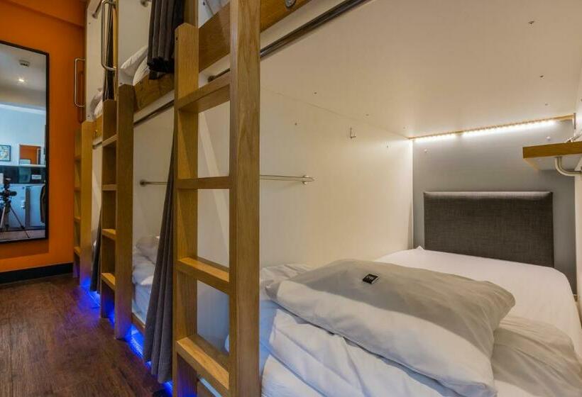 Кровать в Общей Комнате, Code Pod   The Loft   Edinburgh