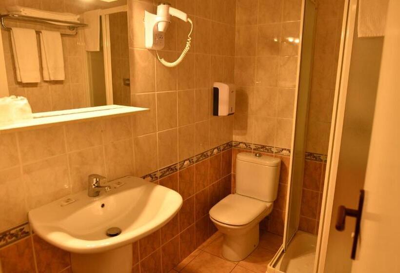 חדר סטנדרט, Hôtel Le Claridge