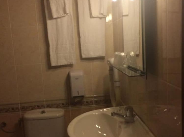 Номер Стандарт Трехместный, Hôtel Le Claridge