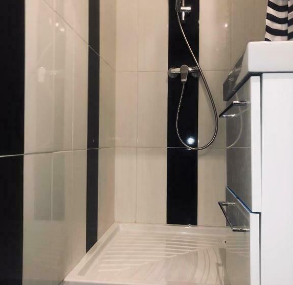 Номер Стандарт, Hôtel Résidence Champerret