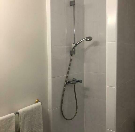 Студия Стандарт, Hôtel Résidence Champerret
