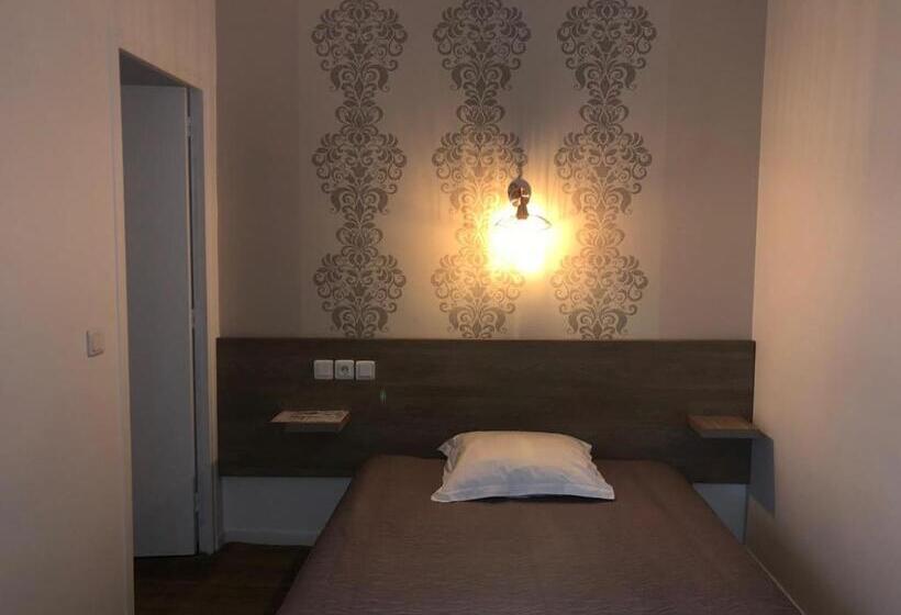 Студия Стандарт, Hôtel Résidence Champerret