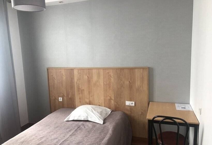 Номер Стандарт, Hôtel Résidence Champerret