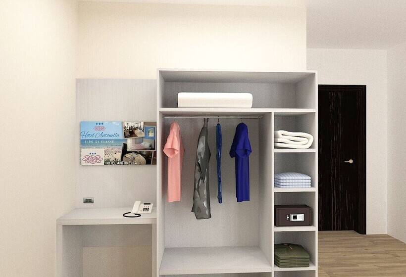 Standard Quadruple Room, Antonella