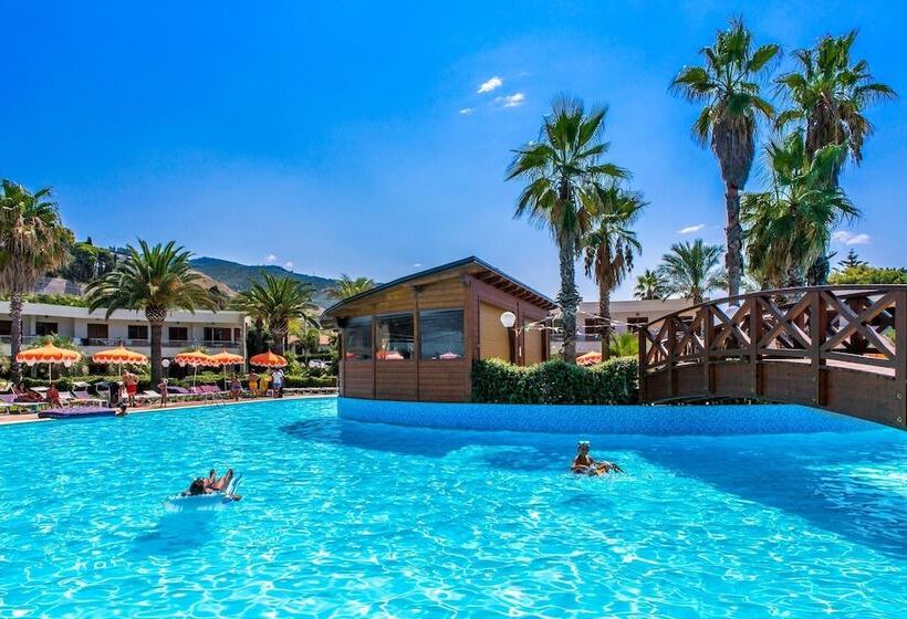 آپارتمان 3 خوابه, Club Residence La Castellana Mare
