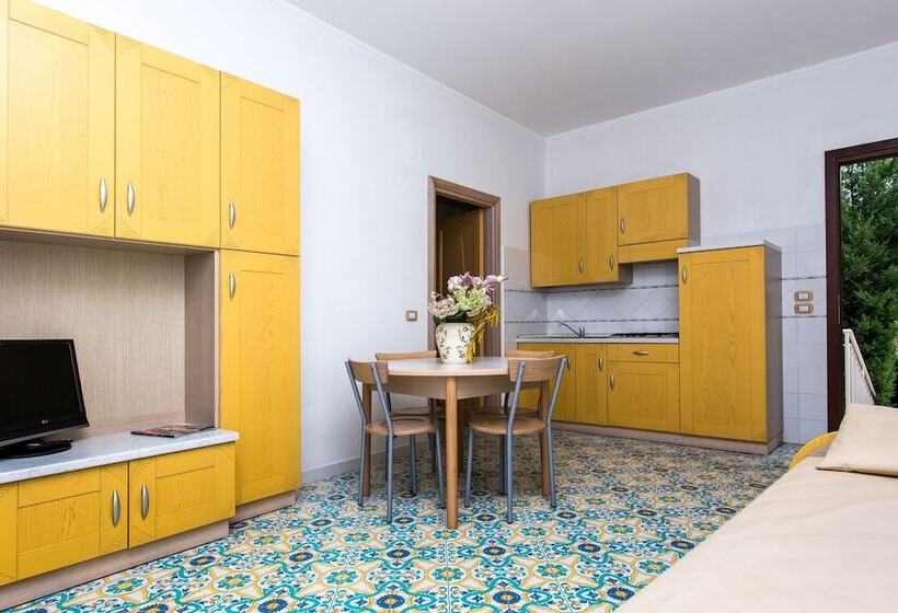 آپارتمان 3 خوابه, Club Residence La Castellana Mare