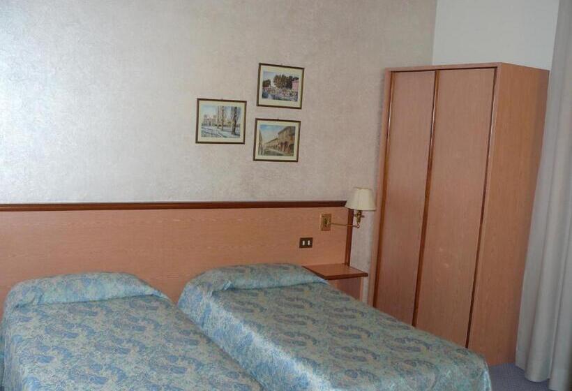 Номер Стандарт, Confidence Hotel Europa
