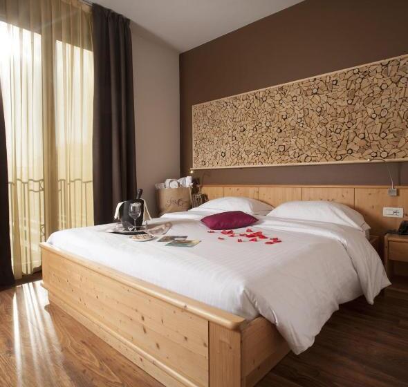 اتاق اکونومی, Garden Relais