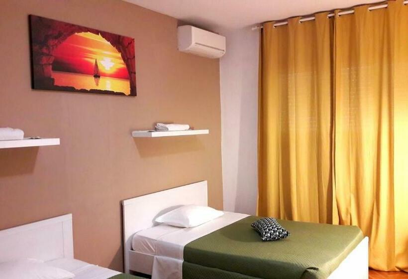 اتاق استاندارد با سرویس بهداشتی مشترک, Guest House Pirelli Milano
