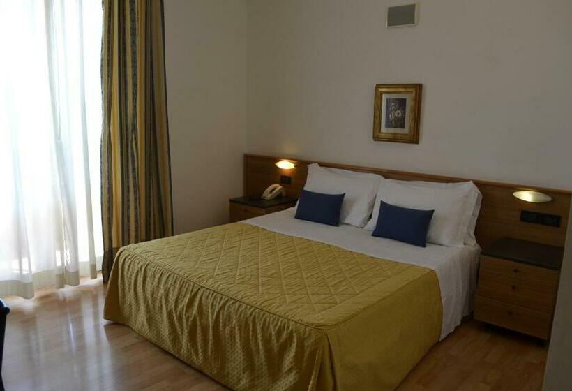 Quarto Estandar com Sacada, Mary Rose