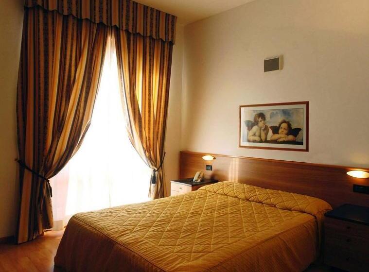 Quarto Triplo Estandar com Sacada, Mary Rose