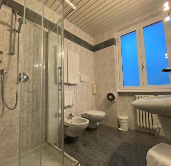 Quarto Familiar, Mary Rose
