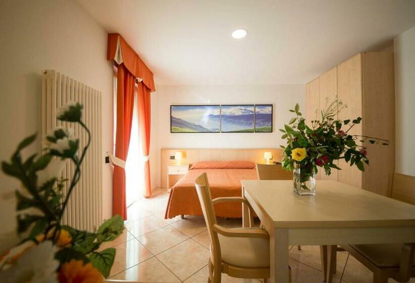 Номер Стандарт с Балконом, Residence Hotel Miralago