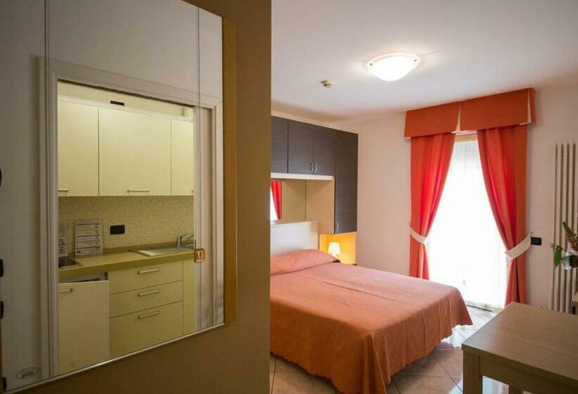 Студио Стандарт с Балконом, Residence Hotel Miralago