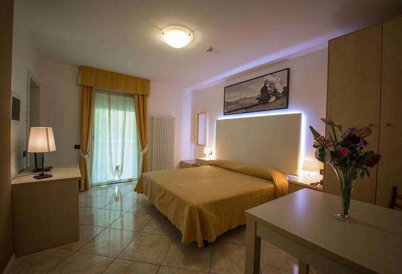 Номер Стандарт с Балконом, Residence Hotel Miralago