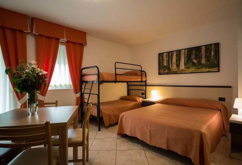 Четырехместный Номер Стандарт с Балконом, Residence Hotel Miralago