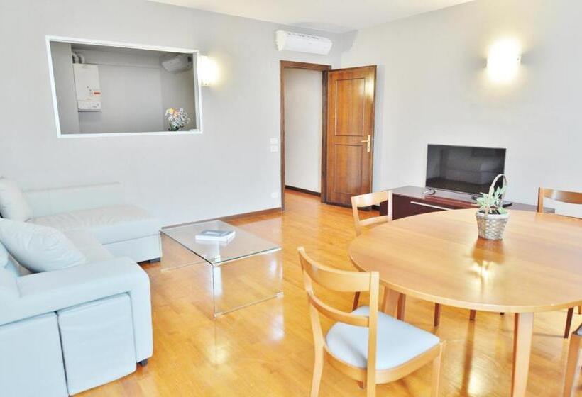 Apartamento 2 Dormitórios, Aromi Piccolo
