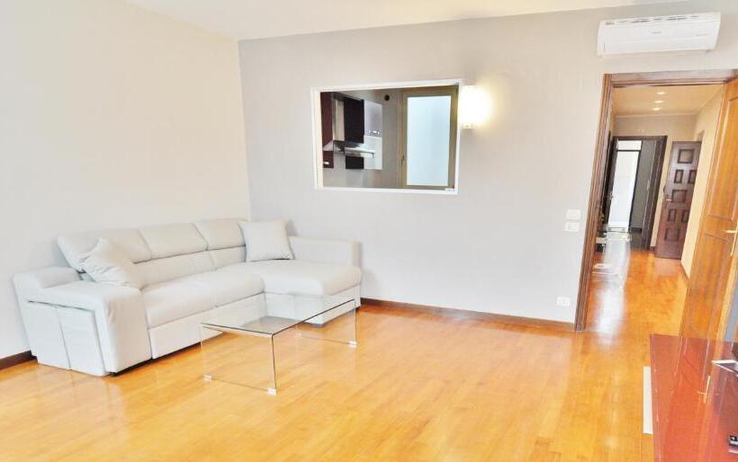 Apartamento 2 Dormitórios, Aromi Piccolo