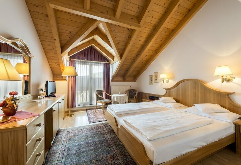 Номер Deluxe, Gratschwirt