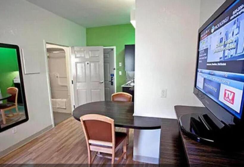 חדר סטנדרט מותאם לאדם עם מוגבלויות, Studio 6 Toronto   Mississauga With Kitchenettes