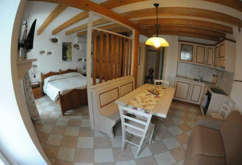 스탠다드 스튜디오, Agriturismo Sol De Montalto