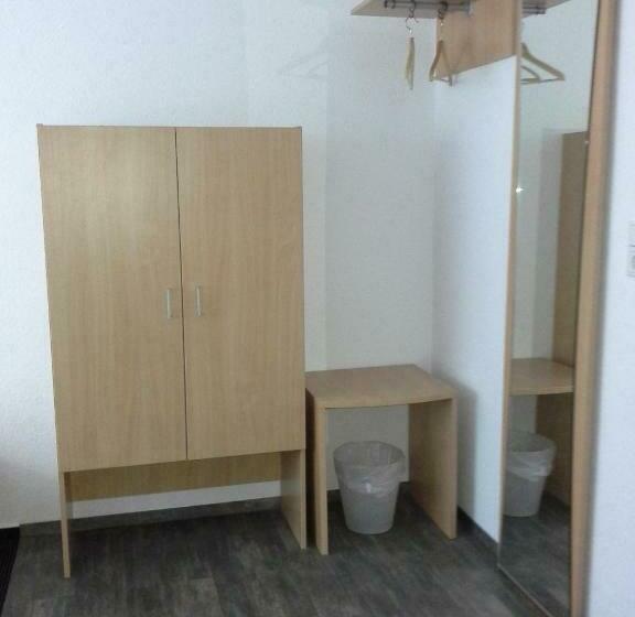 Номер Стандарт Трехместный, Stadthotel Espelkamp
