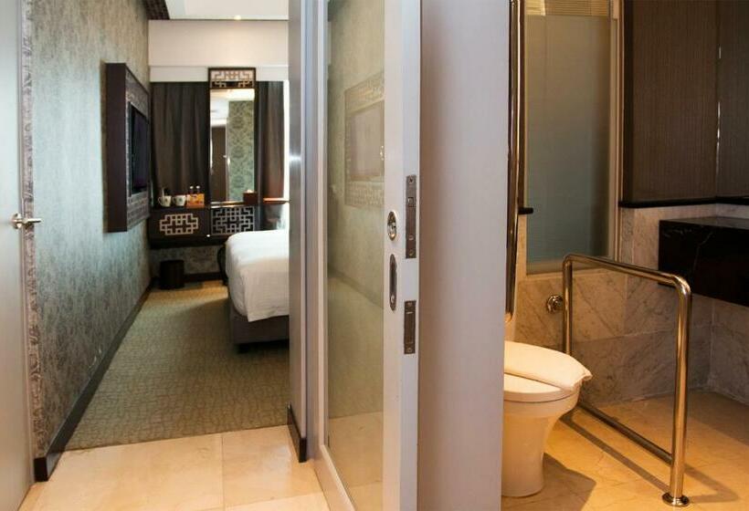 Chambre Deluxe, Estadia
