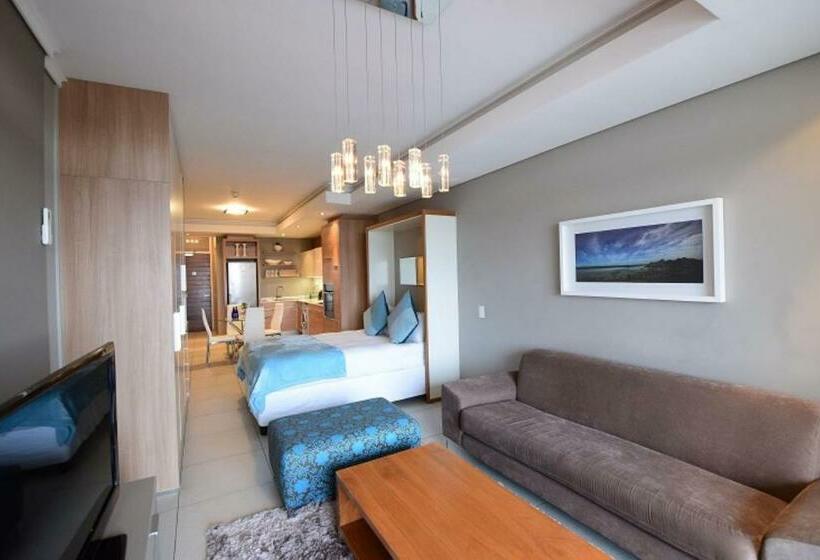 Студия Deluxe, The Residences At Crystal Towers