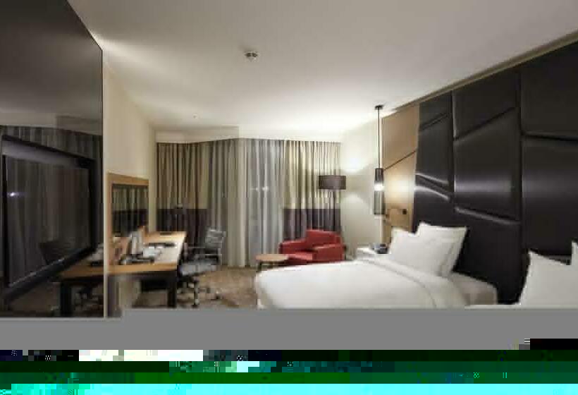 シティビューのデラックスルーム, Pullman Istanbul Hotel & Convention Center