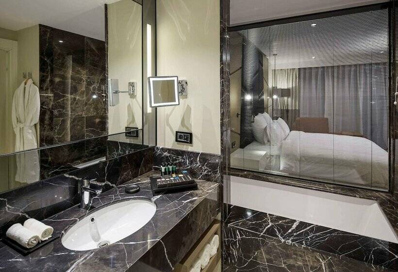 シティビューのデラックスルーム, Pullman Istanbul Hotel & Convention Center